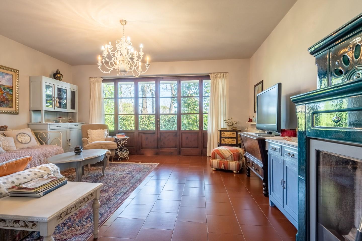 Immagine 51 di Villa in vendita  a Bientina