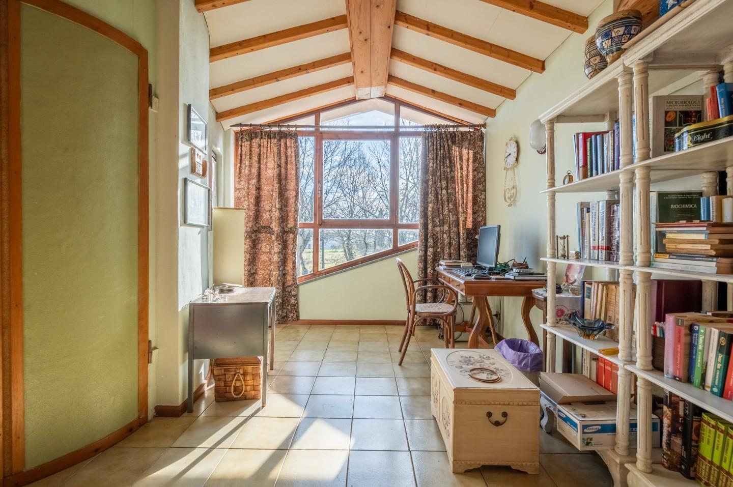 Immagine 42 di Villa in vendita  a Bientina