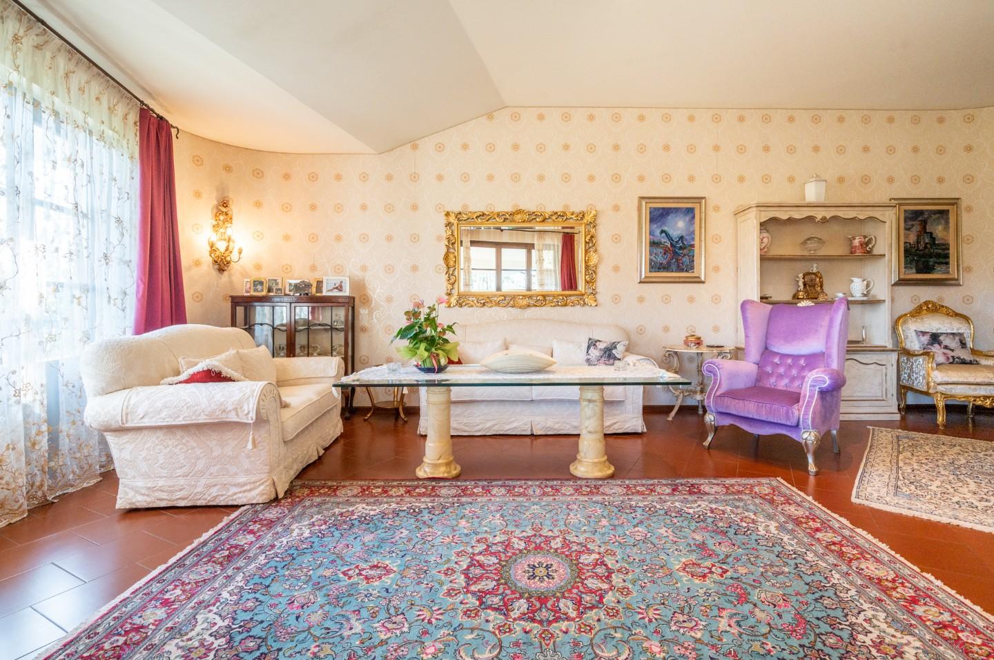 Immagine 13 di Villa in vendita  a Bientina