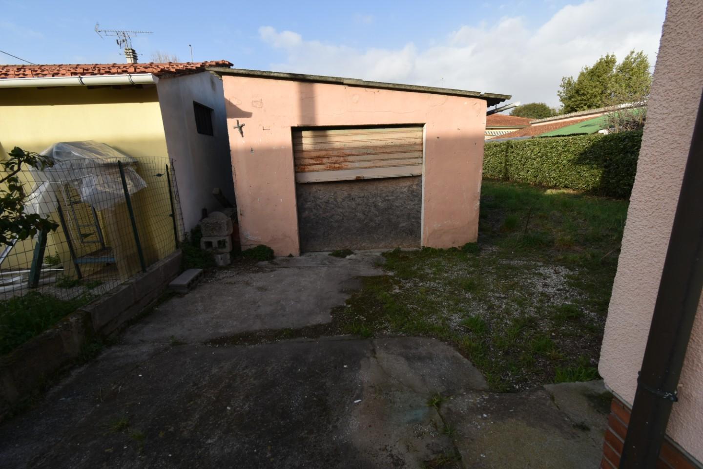 Immagine 21 di Casa indipendente in vendita  a San Giuliano Terme