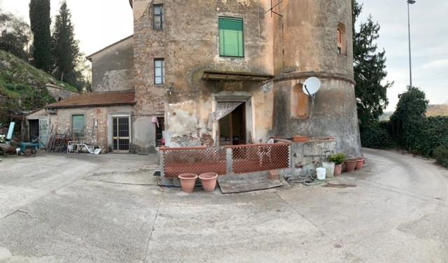 Immagine 12 di Terratetto in vendita  a Vecchiano