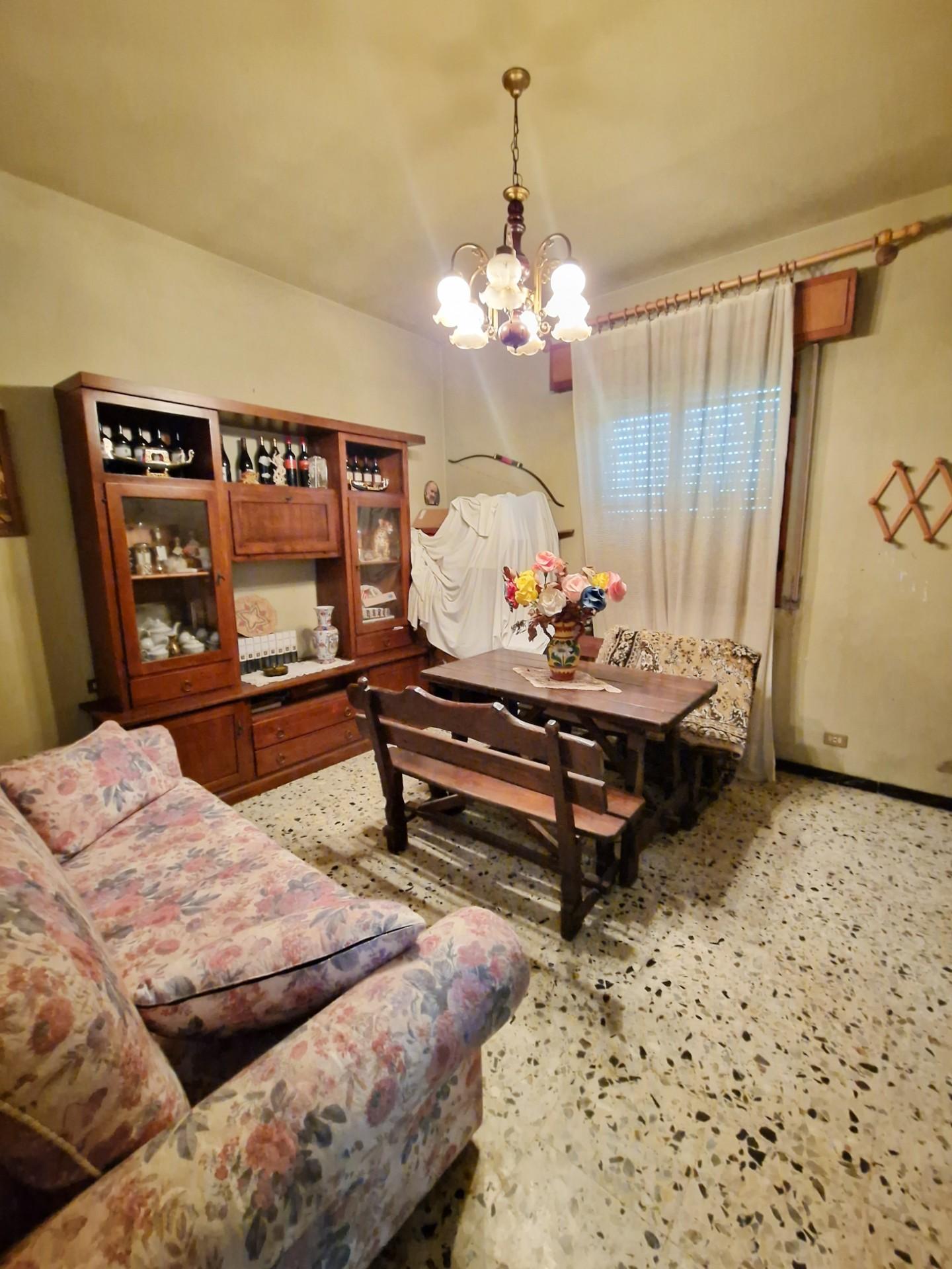 Immagine 21 di Casa indipendente in vendita  a Pisa