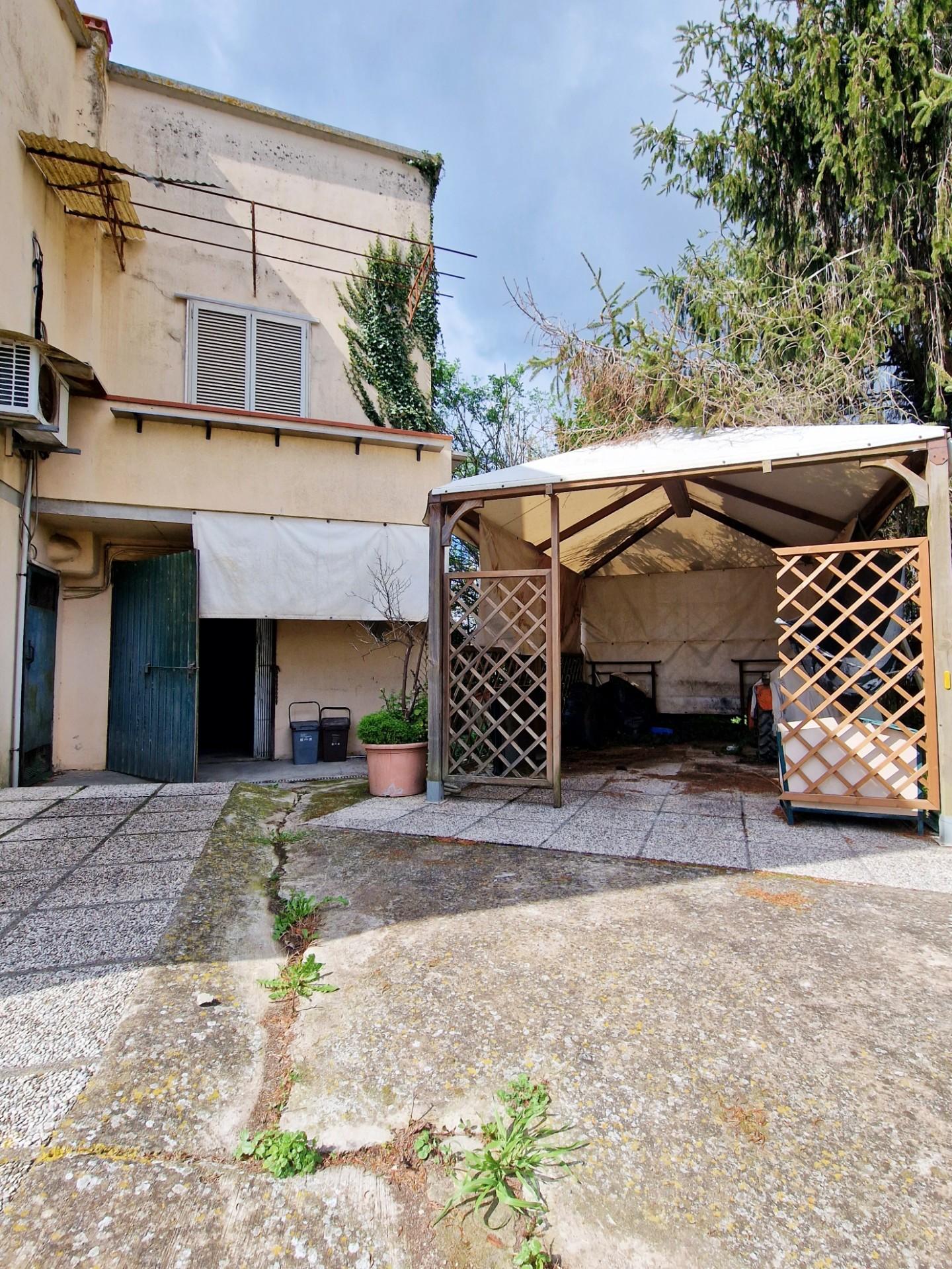 Immagine 6 di Casa indipendente in vendita  a Pisa