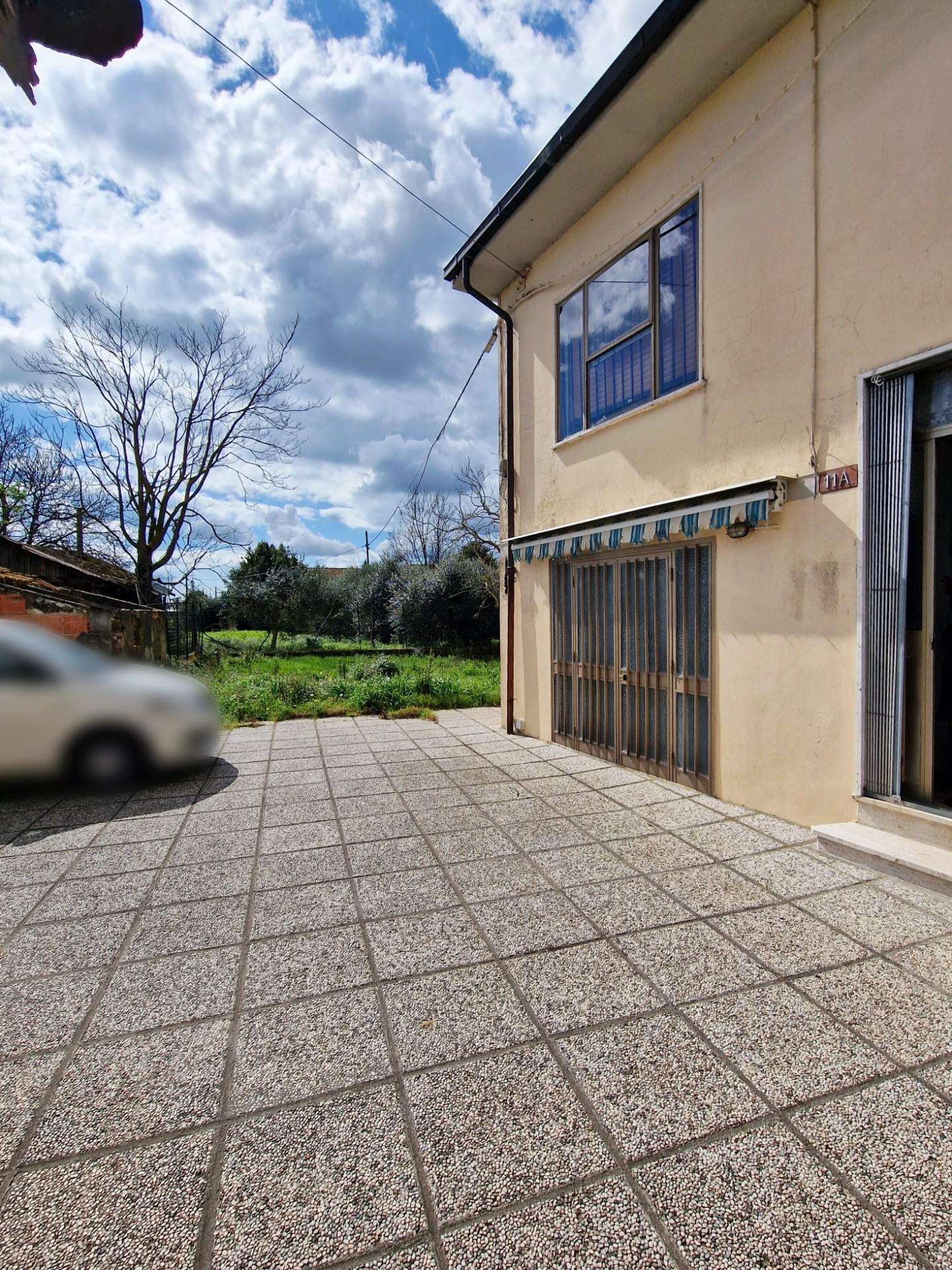 Immagine 2 di Casa indipendente in vendita  a Pisa