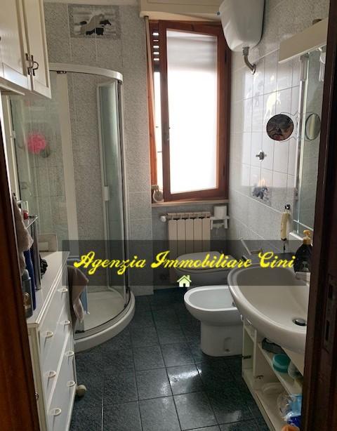 Immagine 14 di Appartamento in vendita  a Livorno