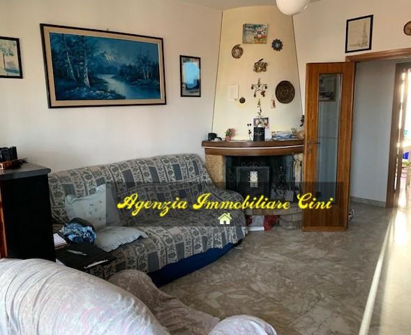 Immagine 2 di Appartamento in vendita  a Livorno