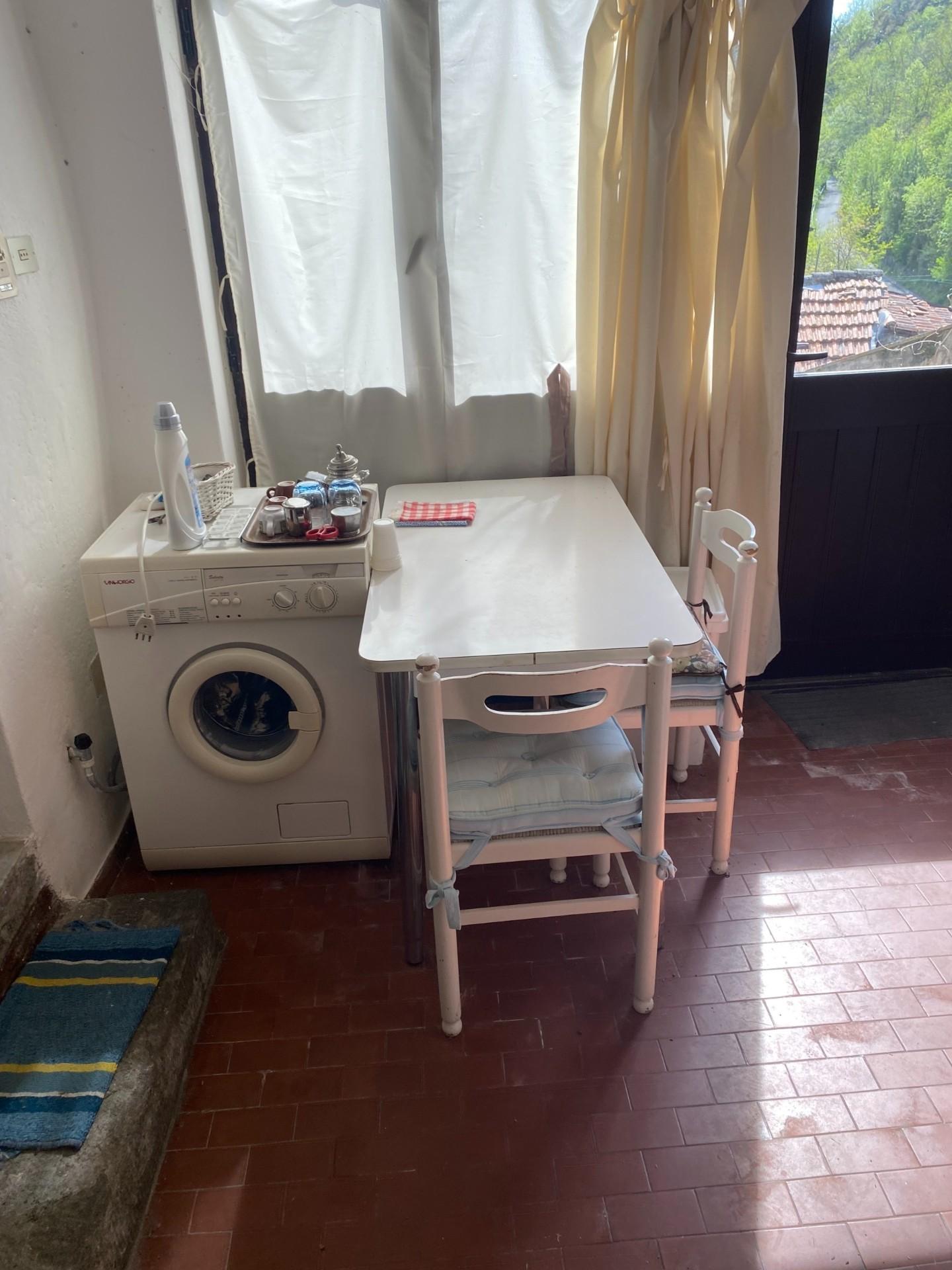 Immagine 7 di Casa semindipendente in vendita  a Massa