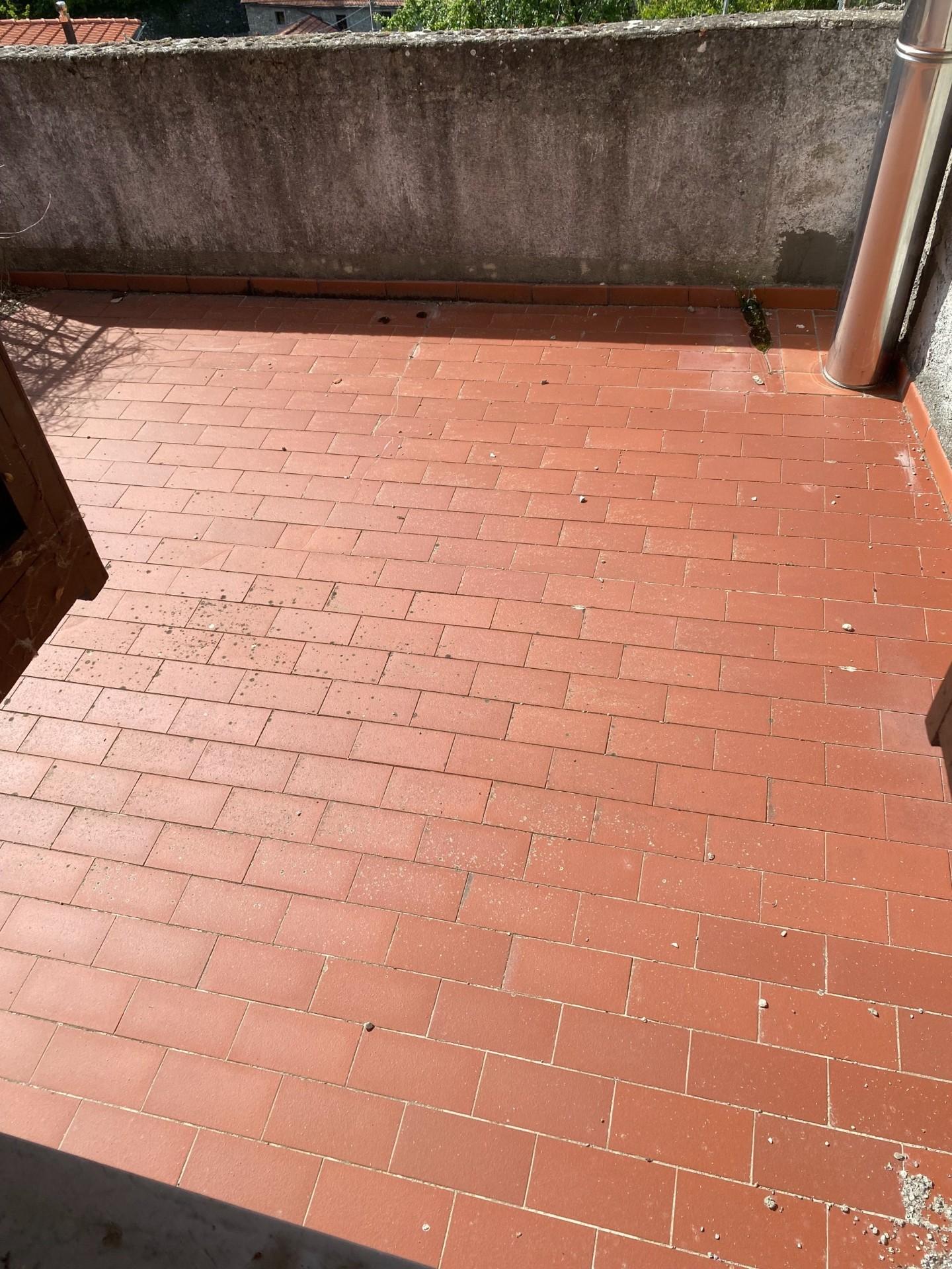 Immagine 26 di Casa semindipendente in vendita  a Massa