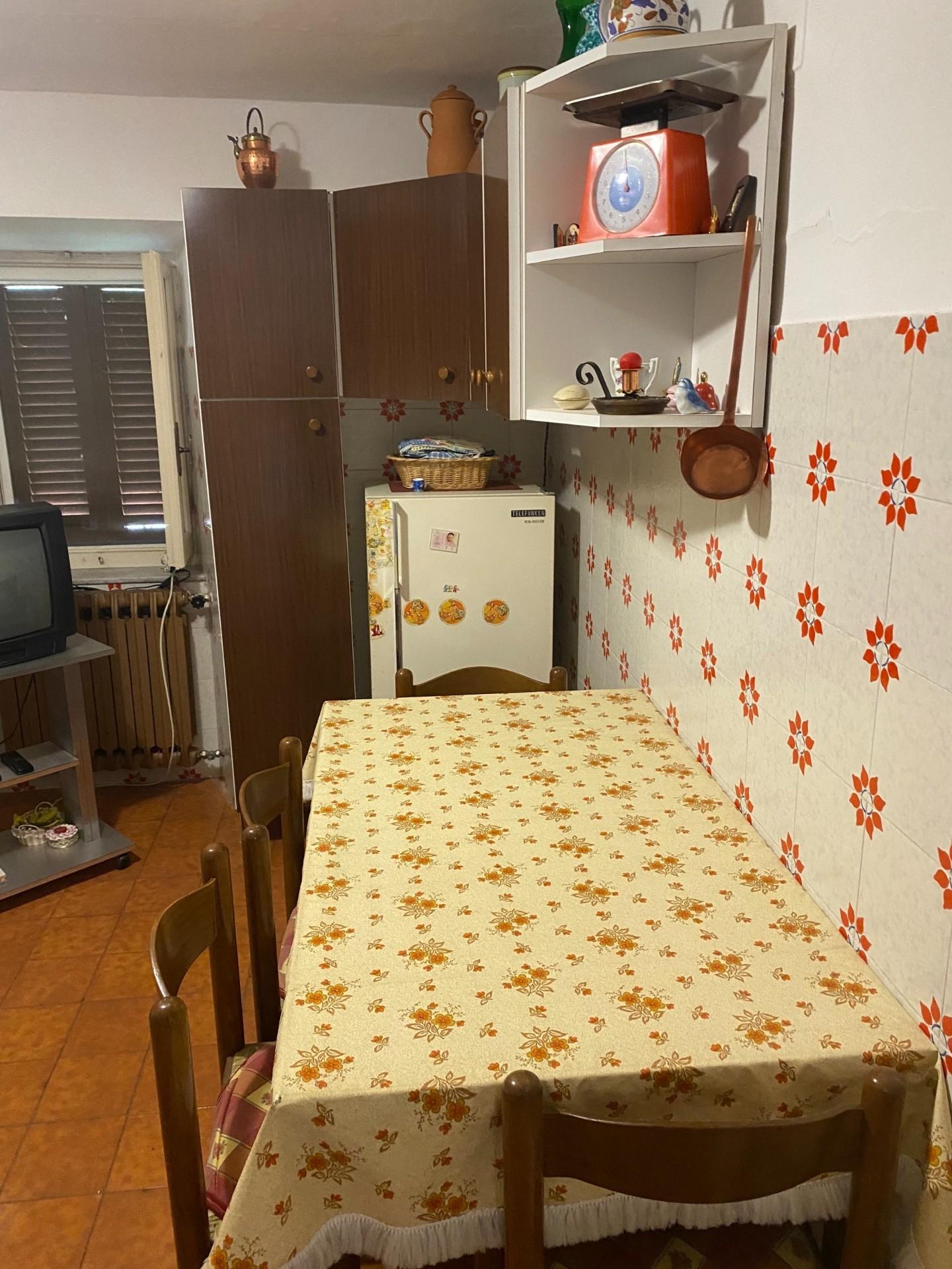 Immagine 3 di Casa semindipendente in vendita  a Massa