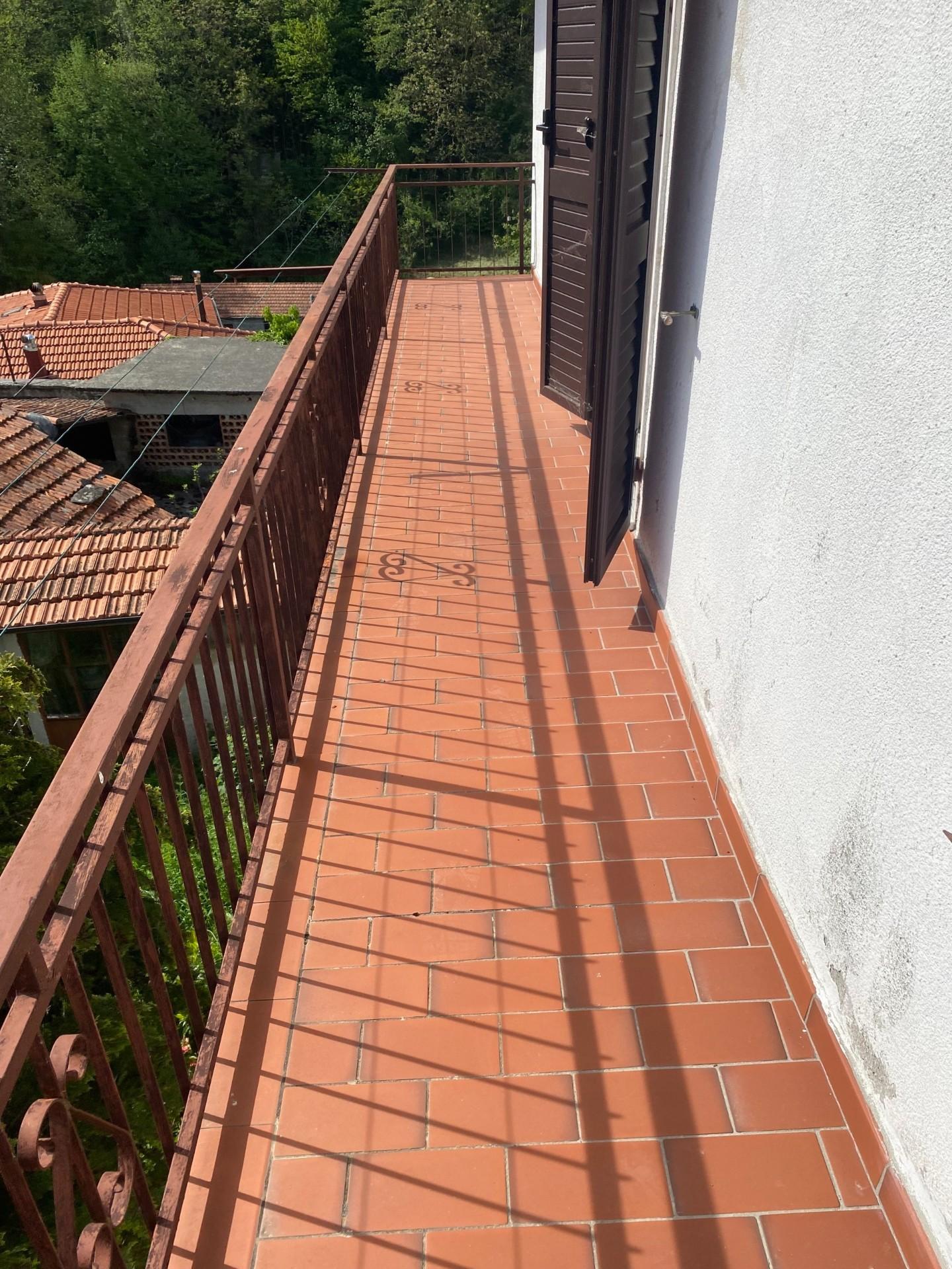 Immagine 25 di Casa semindipendente in vendita  a Massa