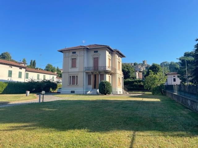 Immagine 2 di Villa in vendita  a Coreglia Antelminelli