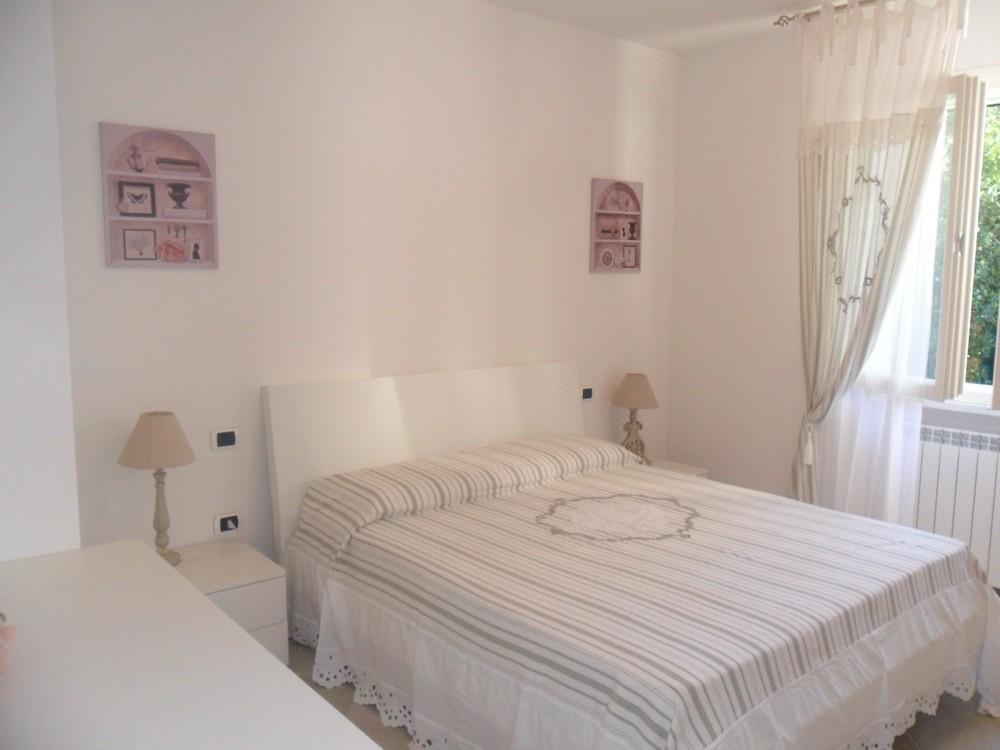 Immagine 11 di Villa in vendita  a Forte Dei Marmi