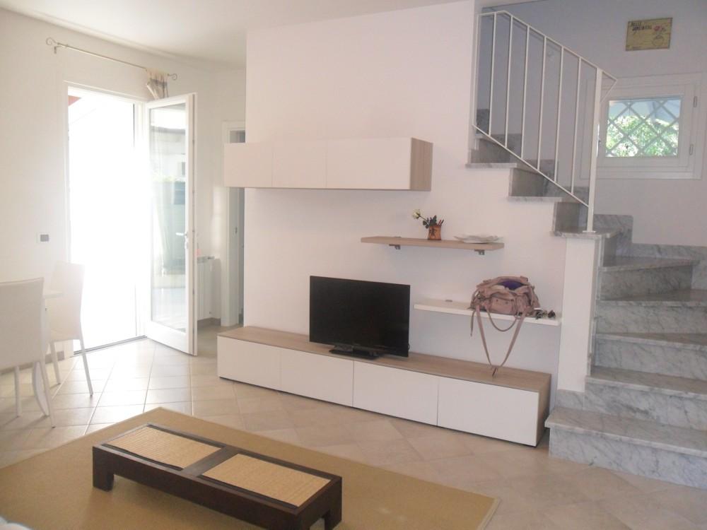 Immagine 12 di Villa in vendita  a Forte Dei Marmi