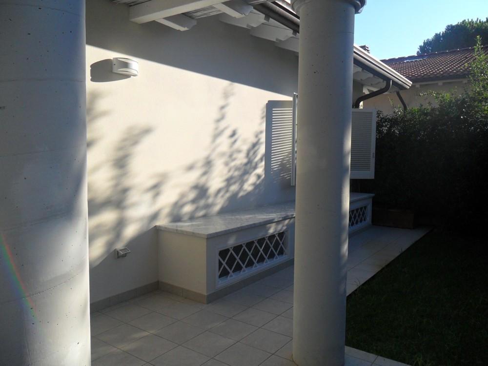 Immagine 16 di Villa in vendita  a Forte Dei Marmi