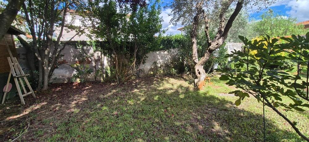 Immagine 45 di Villa in vendita  a Pisa