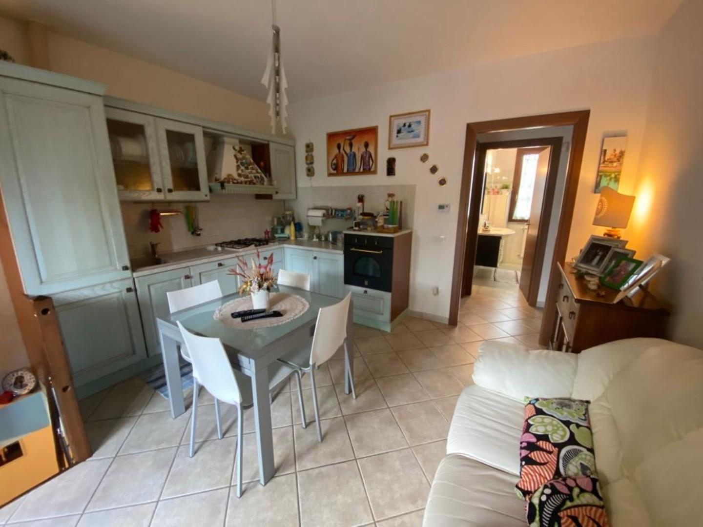 Immagine 9 di Appartamento in vendita  a Castellina Marittima