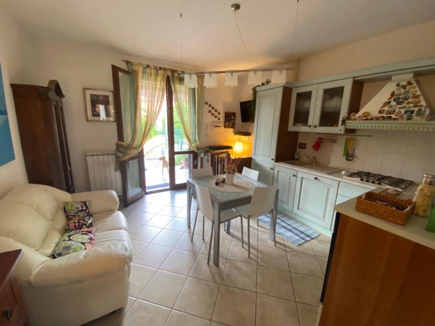 Immagine 8 di Appartamento in vendita  a Castellina Marittima