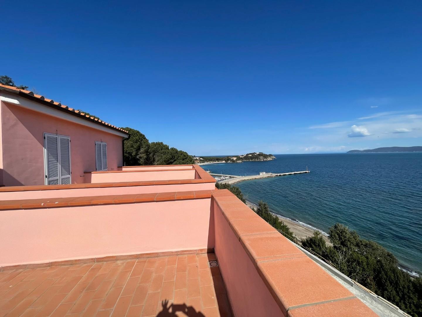 Immagine 3 di Appartamento in vendita  a Rio Marina