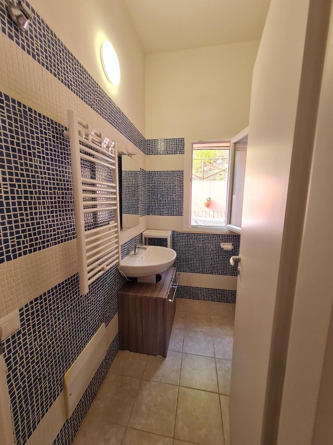 Immagine 29 di Appartamento in vendita  a Rio Marina