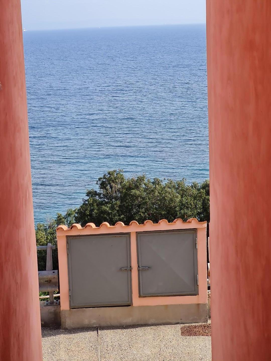 Immagine 40 di Appartamento in vendita  a Rio Marina