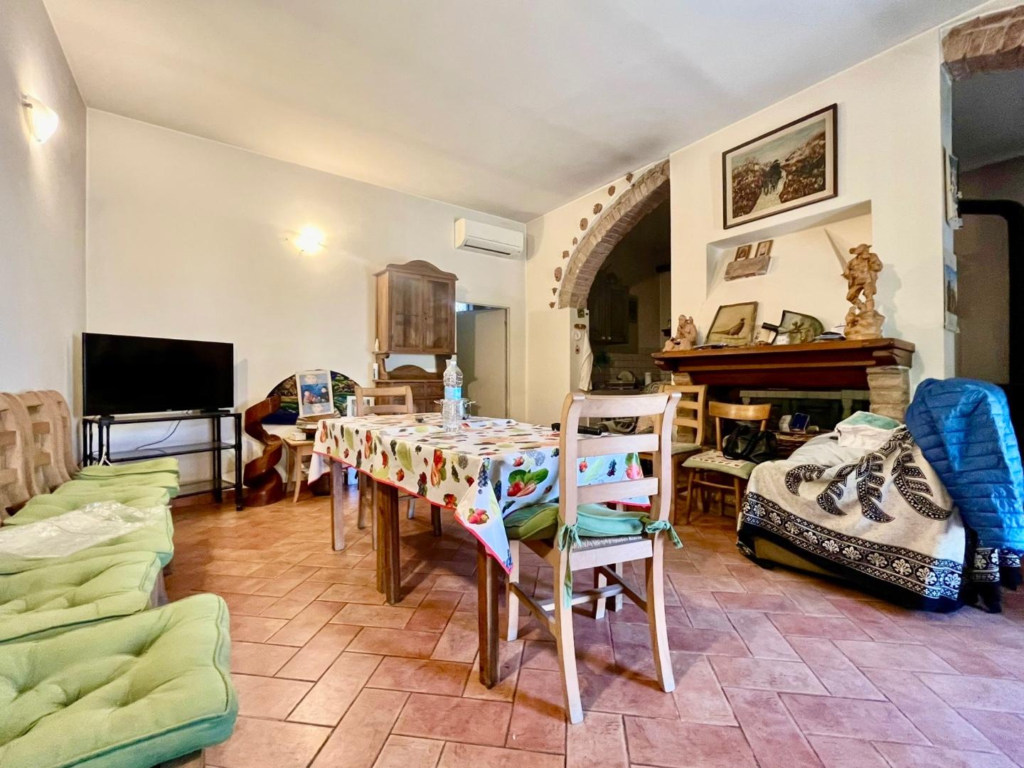 Immagine 5 di Casa indipendente in vendita  a Peccioli