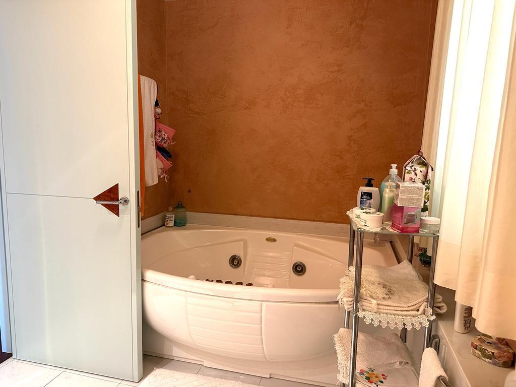 Immagine 11 di Villa in vendita  a Cerreto Guidi