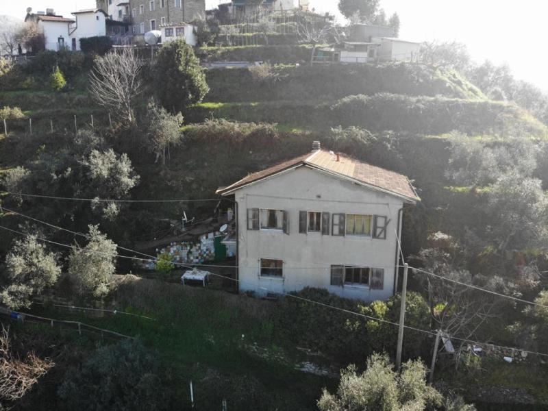 Immagine 14 di Casa indipendente in vendita  a Montignoso