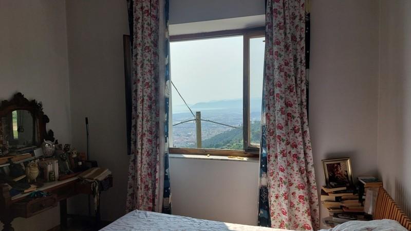 Immagine 10 di Casa indipendente in vendita  a Montignoso