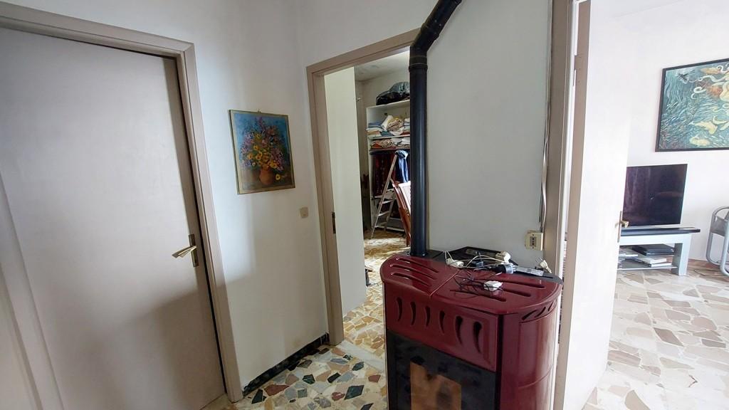 Immagine 13 di Casa indipendente in vendita  a Montignoso