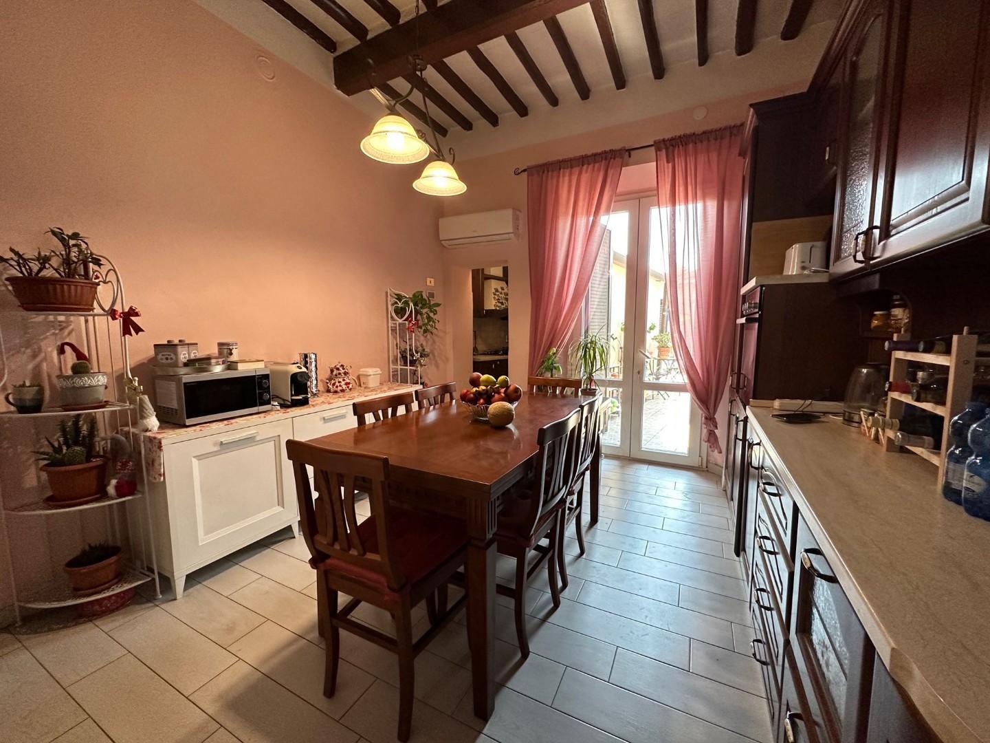 Immagine 4 di Terratetto in vendita  a Pisa