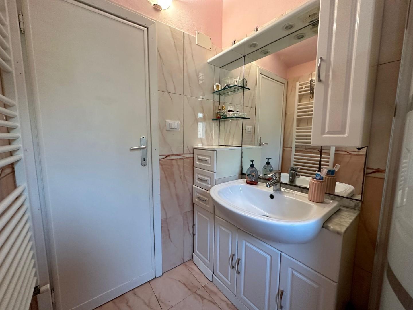 Immagine 11 di Terratetto in vendita  a Pisa