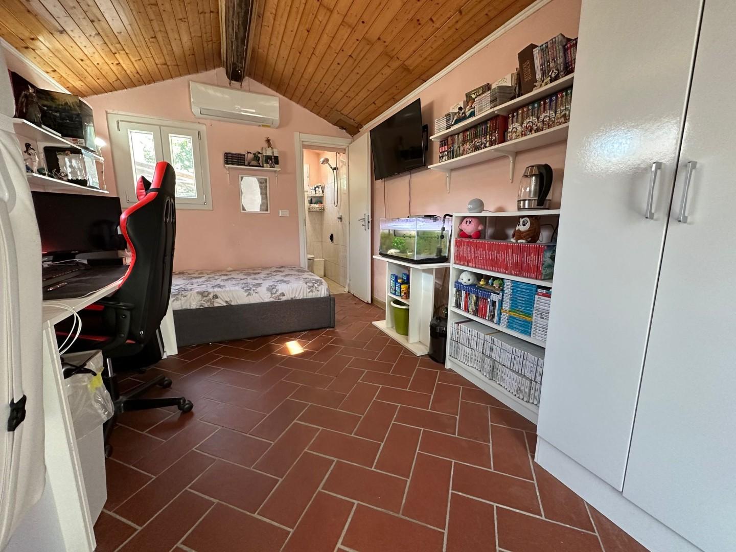 Immagine 21 di Terratetto in vendita  a Pisa