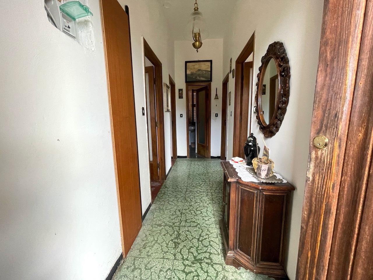 Immagine 24 di Casa indipendente in vendita  a La Spezia