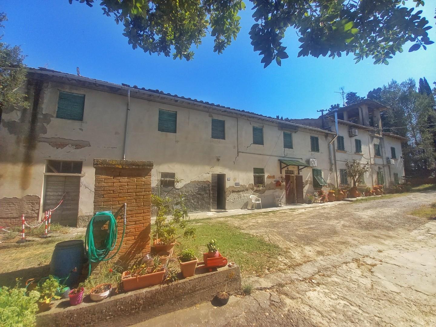 Immagine 4 di Casa colonica in vendita  a Montaione