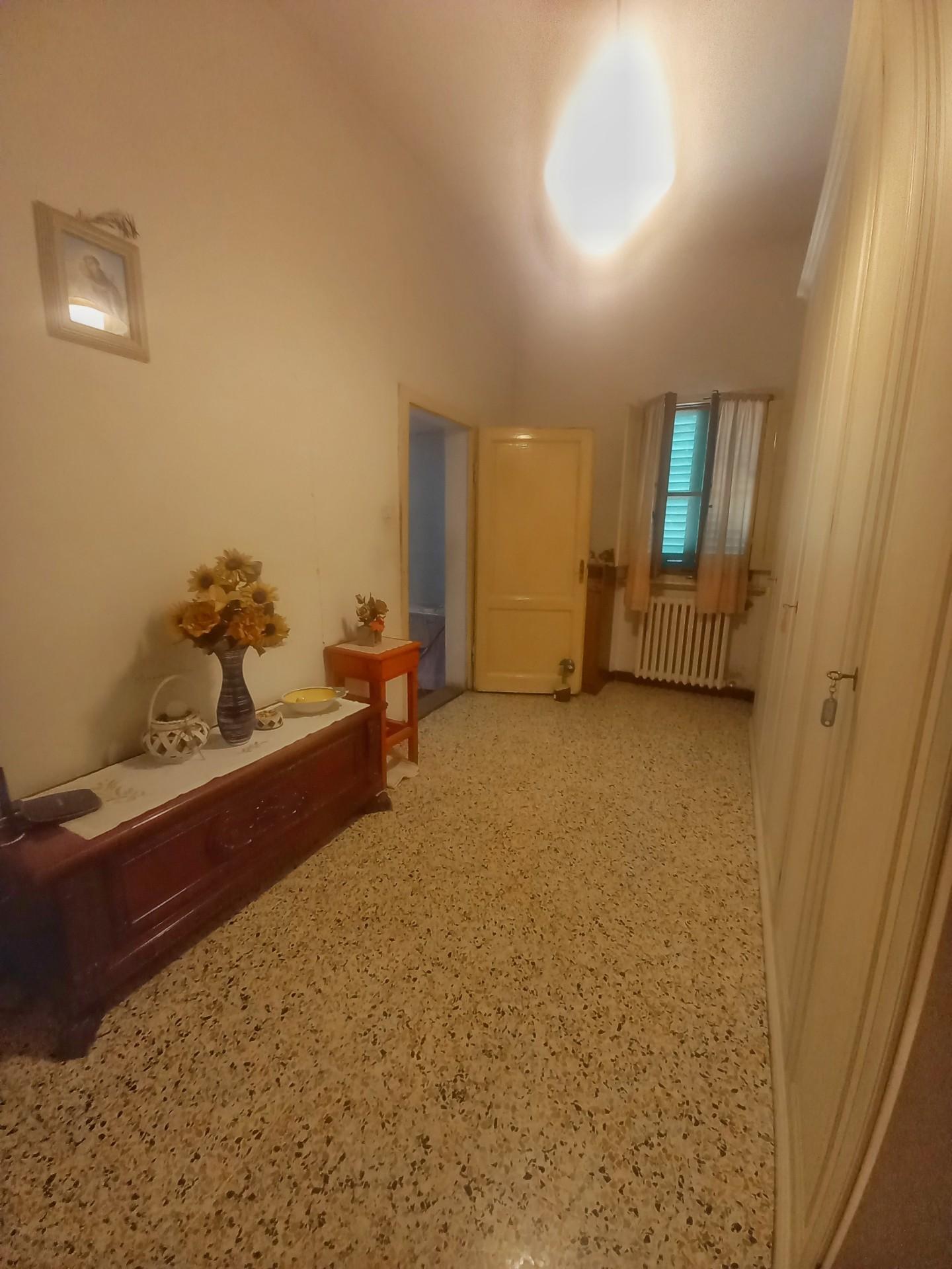 Immagine 10 di Casa colonica in vendita  a Montaione