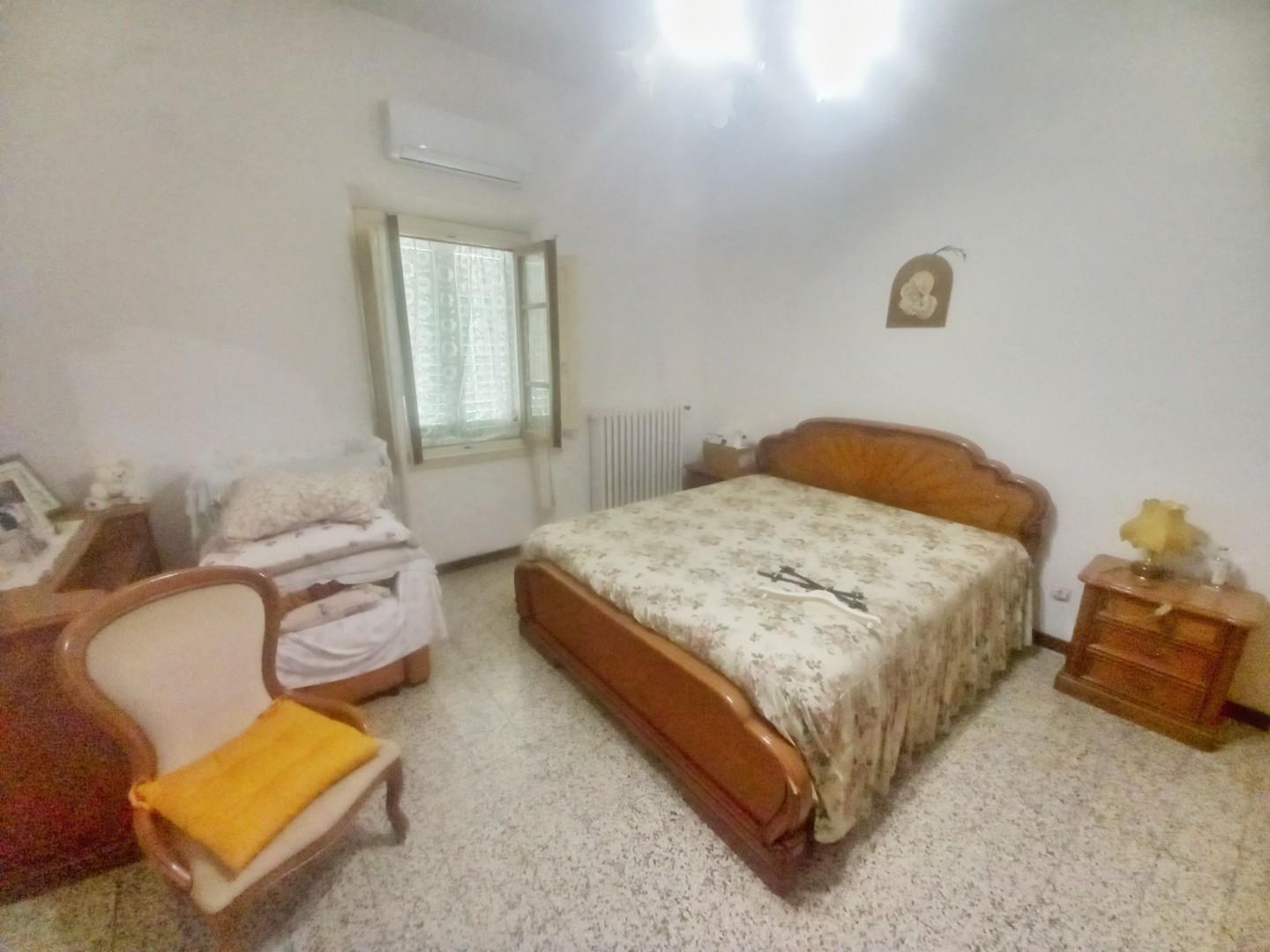 Immagine 15 di Casa colonica in vendita  a Montaione