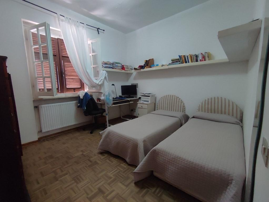 Immagine 19 di Casa semindipendente in vendita  a Carrara