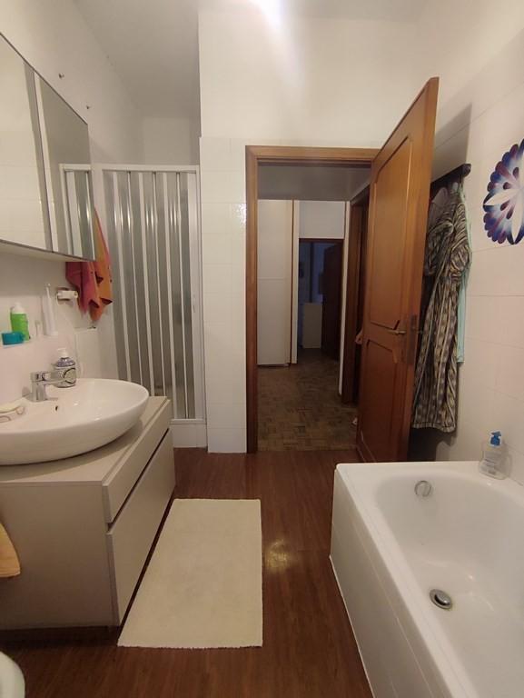 Immagine 26 di Casa semindipendente in vendita  a Carrara