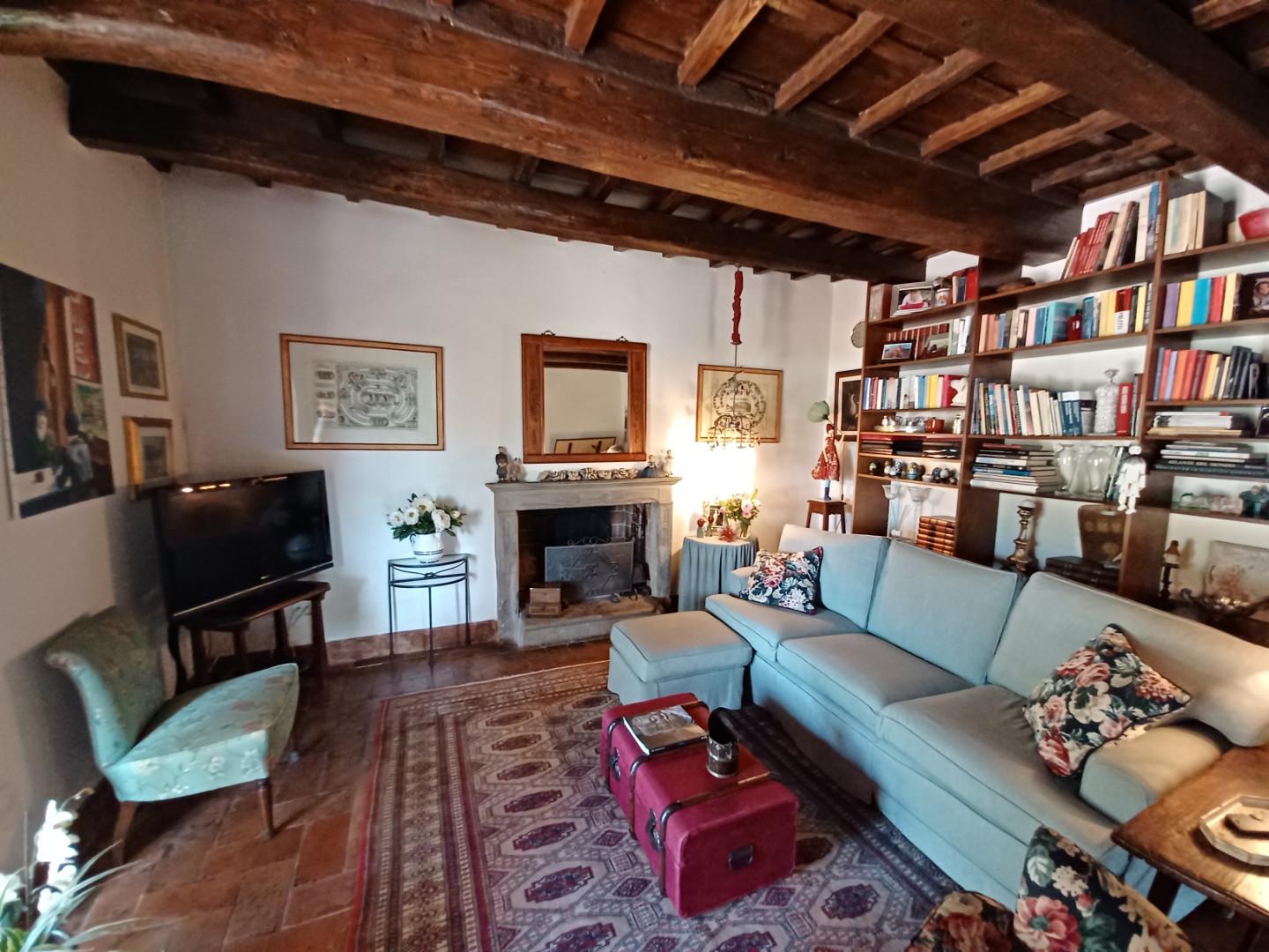 Immagine 30 di Casa colonica in vendita  a Capraia E Limite