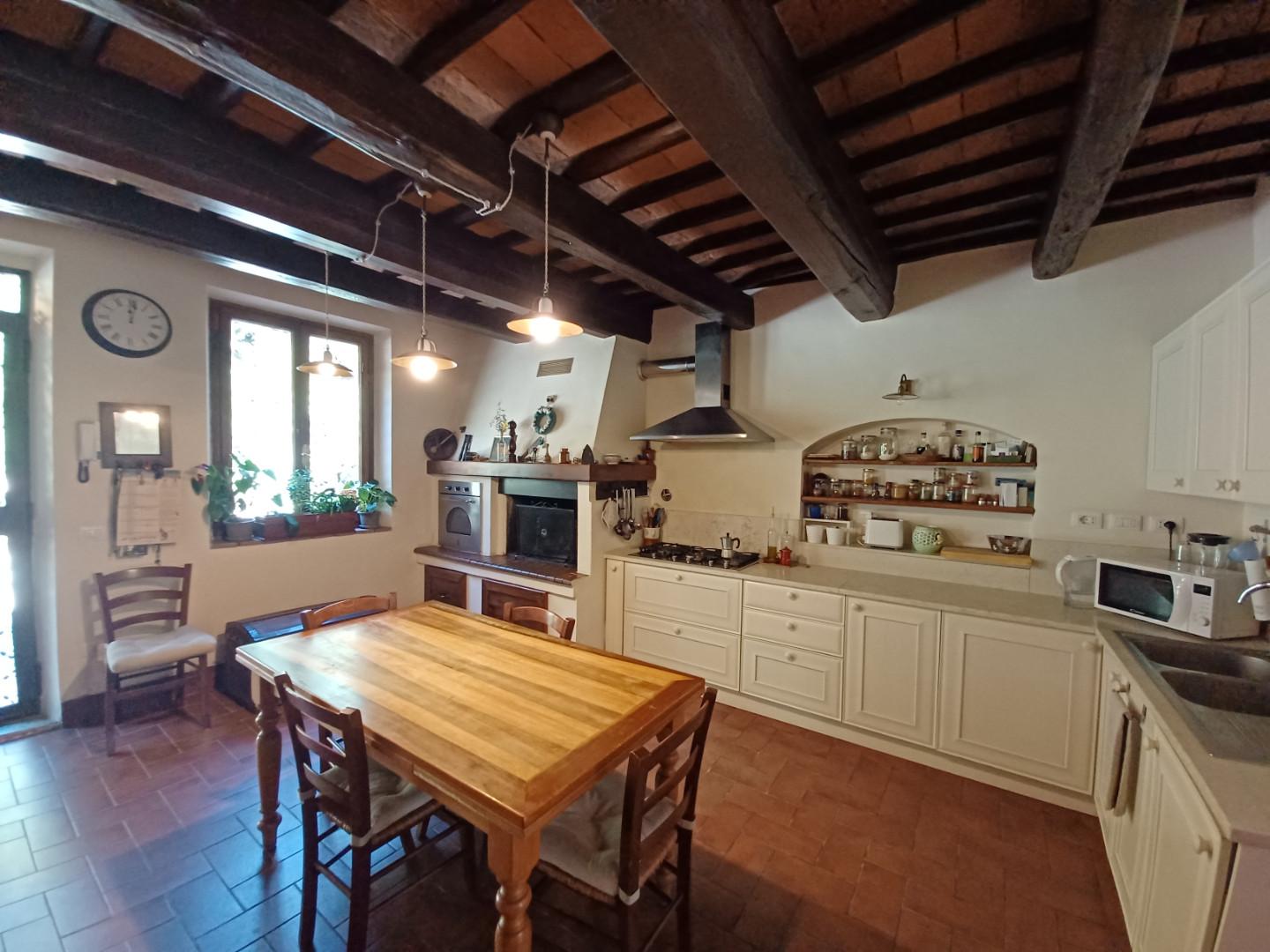 Immagine 64 di Casa colonica in vendita  a Capraia E Limite