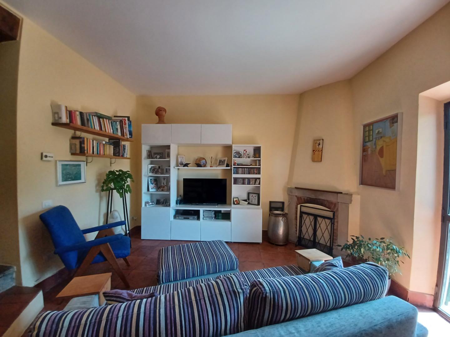 Immagine 62 di Casa colonica in vendita  a Capraia E Limite