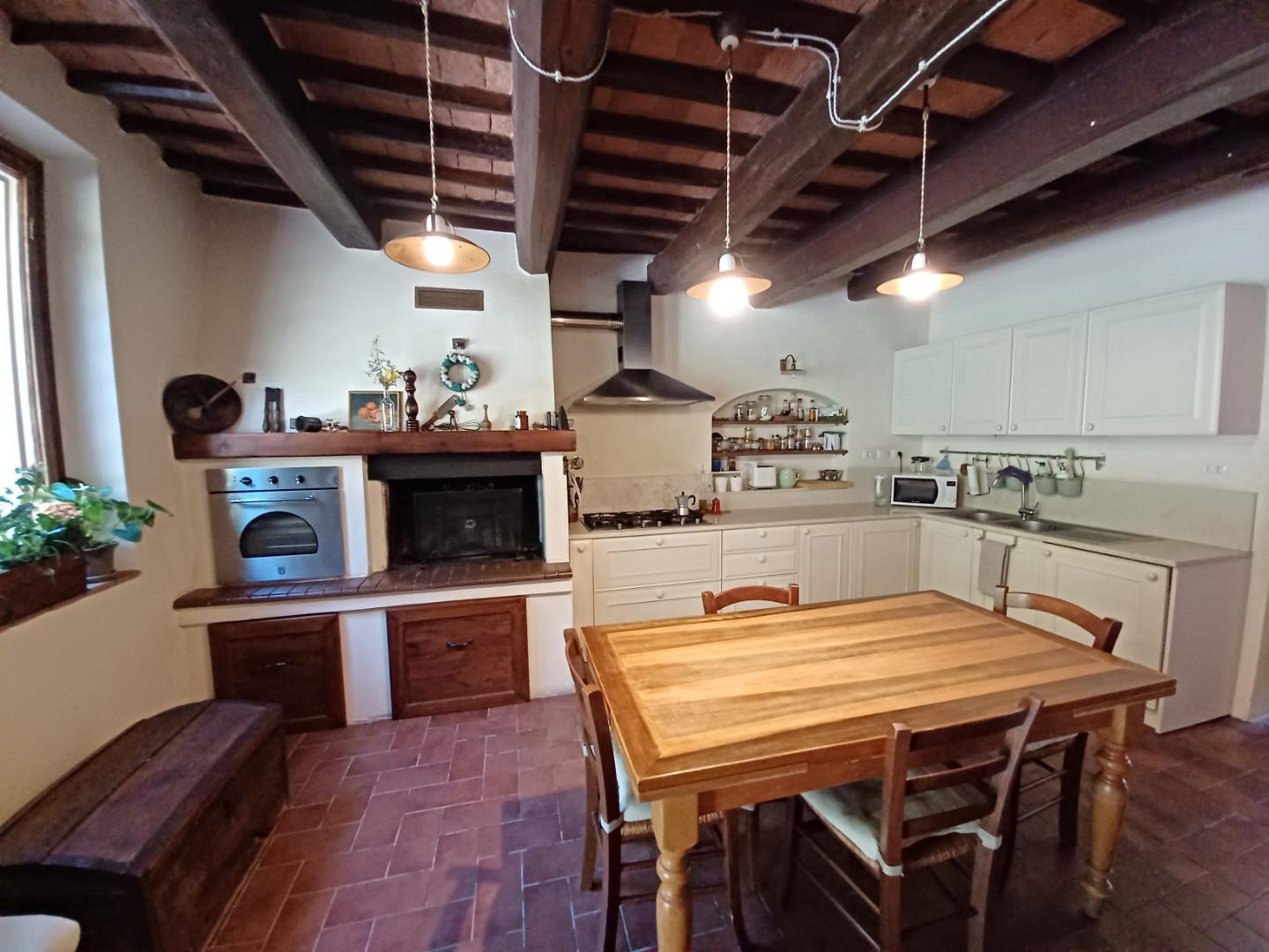 Immagine 65 di Casa colonica in vendita  a Capraia E Limite