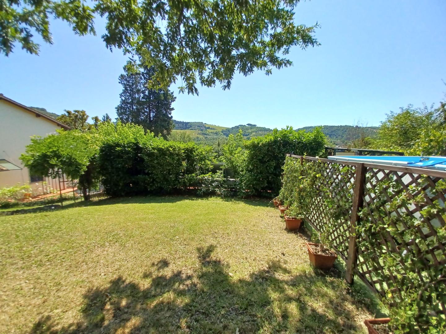 Immagine 14 di Casa colonica in vendita  a Capraia E Limite