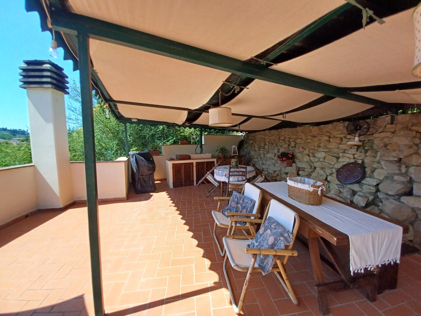 Immagine 17 di Casa colonica in vendita  a Capraia E Limite