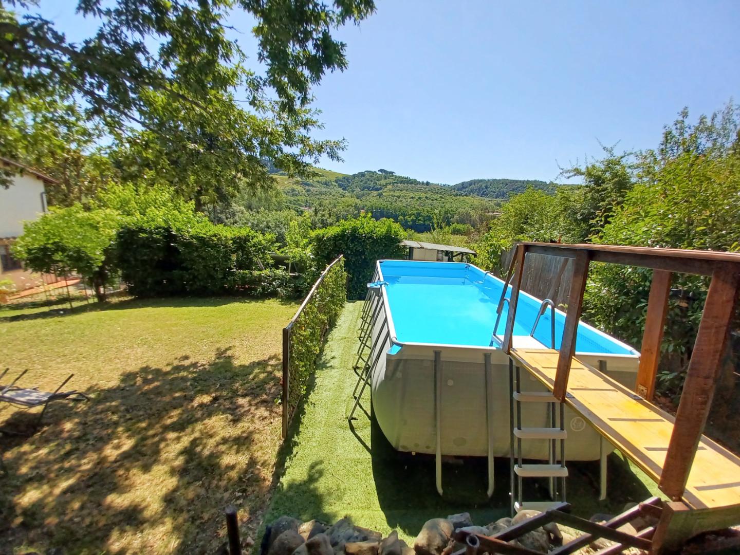 Immagine 12 di Casa colonica in vendita  a Capraia E Limite