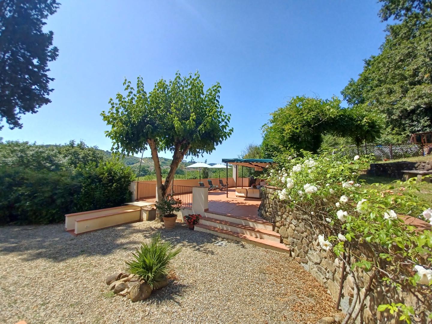 Immagine 4 di Casa colonica in vendita  a Capraia E Limite