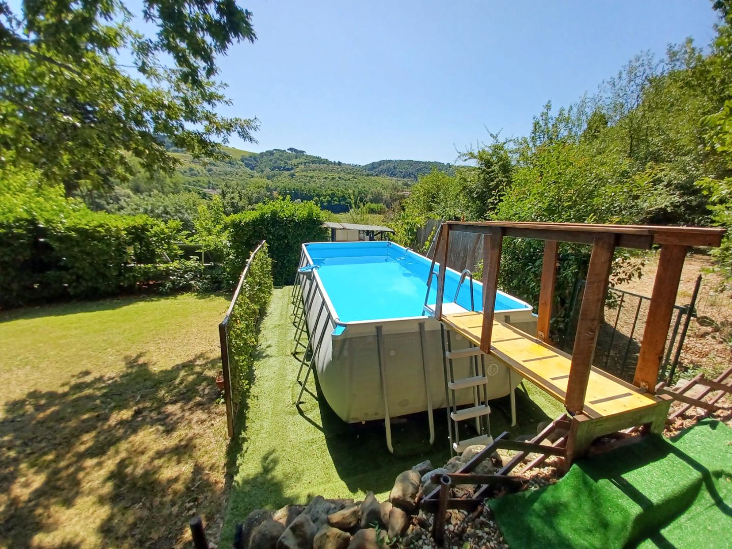 Immagine 11 di Casa colonica in vendita  a Capraia E Limite