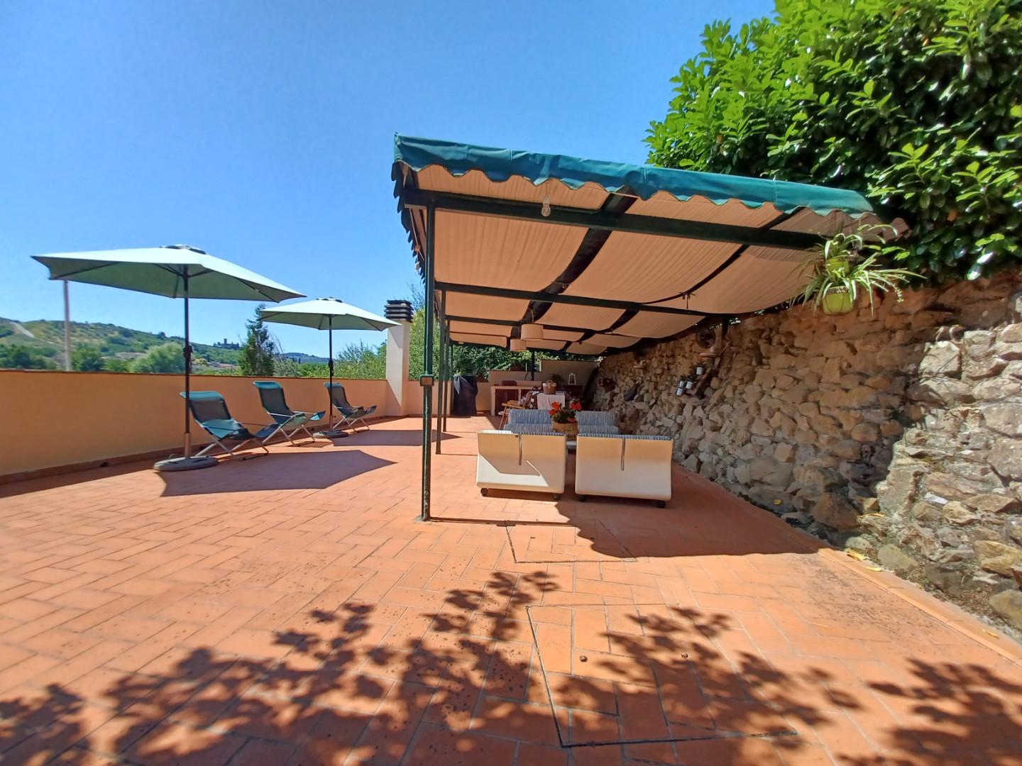 Immagine 22 di Casa colonica in vendita  a Capraia E Limite