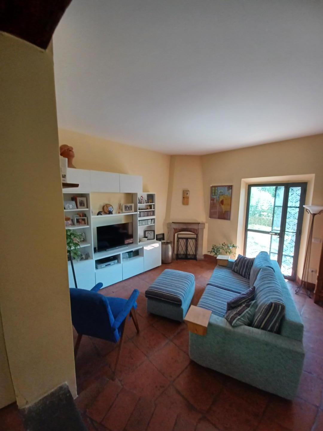 Immagine 68 di Casa colonica in vendita  a Capraia E Limite