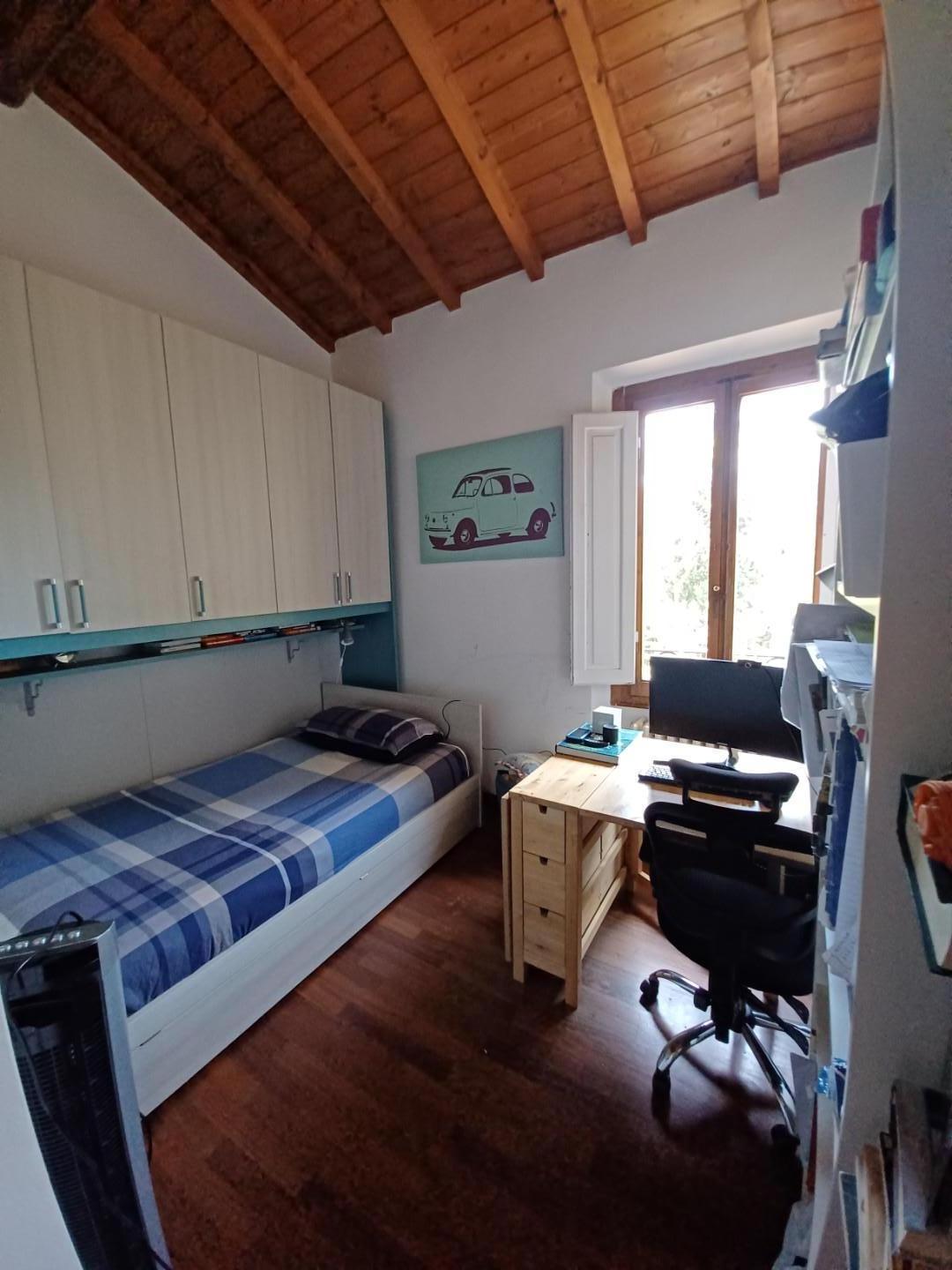 Immagine 57 di Casa colonica in vendita  a Capraia E Limite